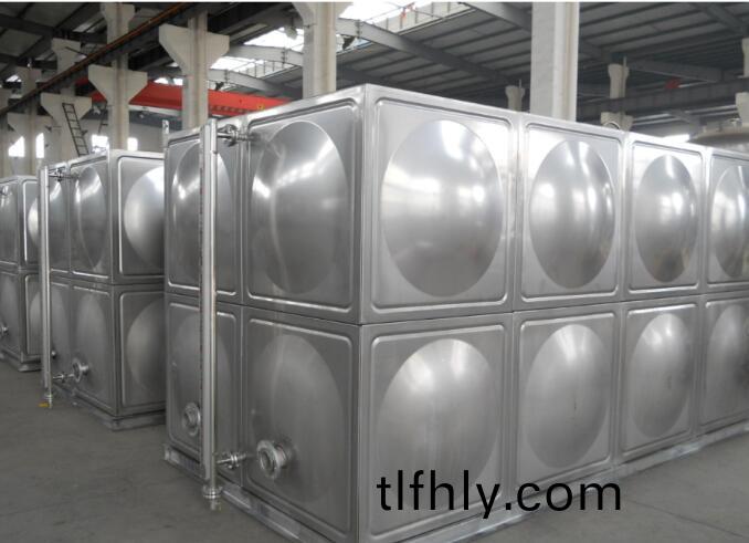 如何(he)避(bi)免(mian)不鏽(xiu)鋼生(sheng)活水箱的水質(zhi)受到(dao)汚染(ran)